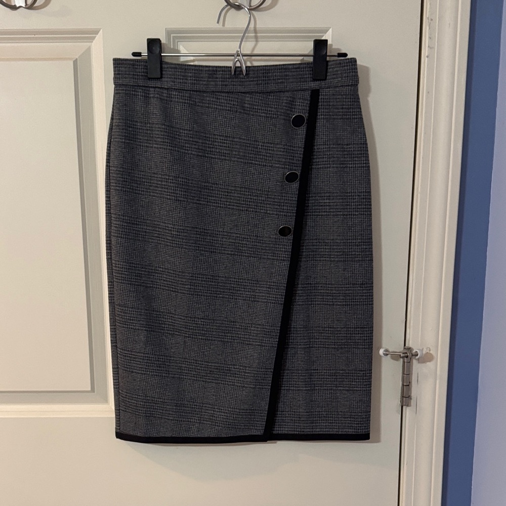 Ann Taylor Black and Gray Plaid Pencil Skirt